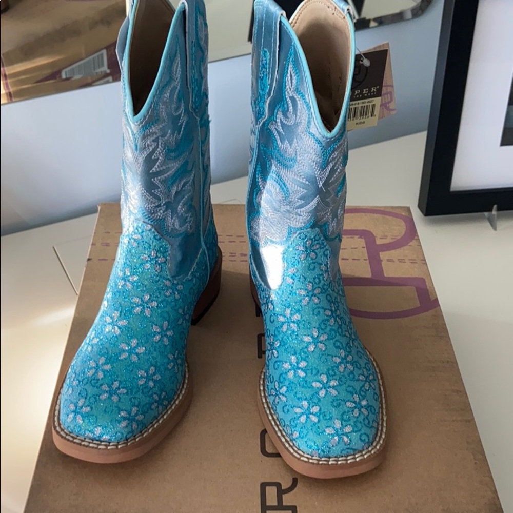 NWT Girls sparkle western boots by Roper